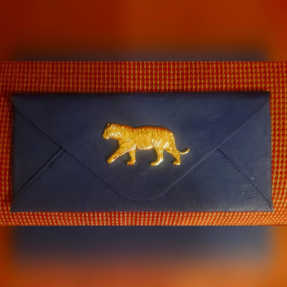 Clutch purse